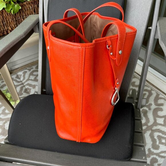 Lauren Ralph Lauren Large Leather Tote in a FUN Orange - Picture 3 of 12